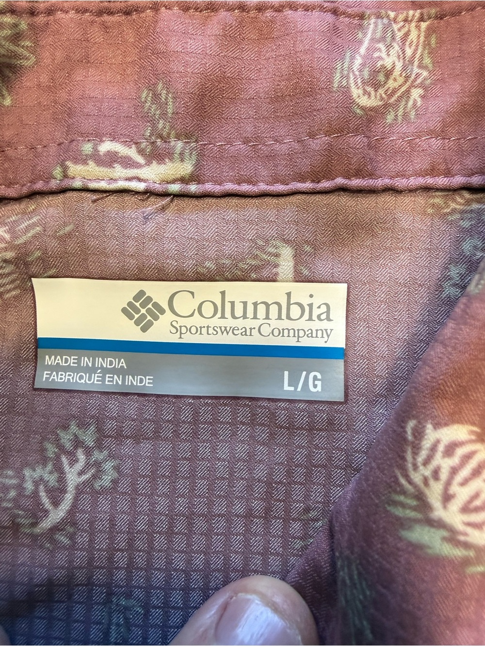 Columbia Men's Button-Down Shirt in Dusty Mauve with Subtle Print - Picture 2 of 6